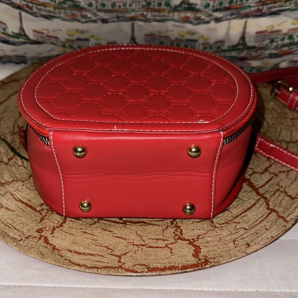 Beautiful Red Bow tie Faux Leather Small Canteen Shape Crossbody Bag - Picture 10 of 12